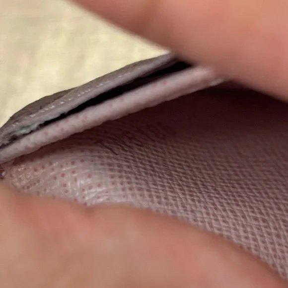 🩷✨SOLD✨🩷Louis Vuitton Pink Epi Twist Lock Long Wallst - Picture 8 of 9